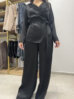 Prive Collection Satin Shirt κρουαζέ - Black - Image 2