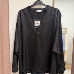 Prive Collection Satin V Shirt – Black