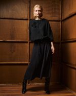 Tailor Made Round neck roses – Black - Image 2